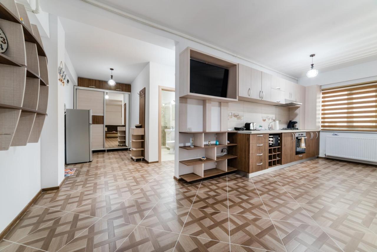 Derya Suites - Mamaia Nord 那沃达利 外观 照片