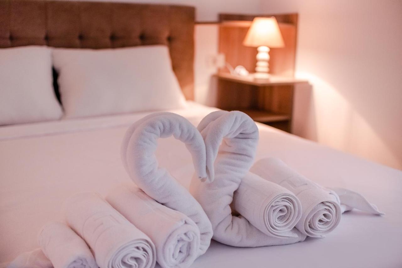 Derya Suites - Mamaia Nord 那沃达利 外观 照片